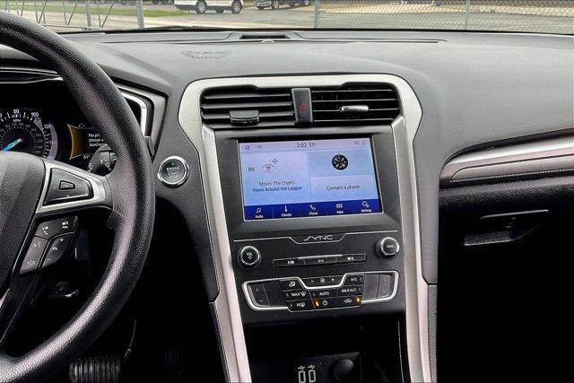 2020 ford fusion se