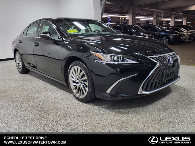 2022 lexus es 300h luxury