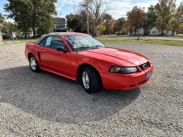 2001 ford mustang base