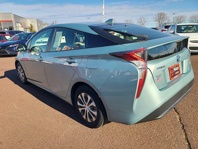 2016 toyota prius three