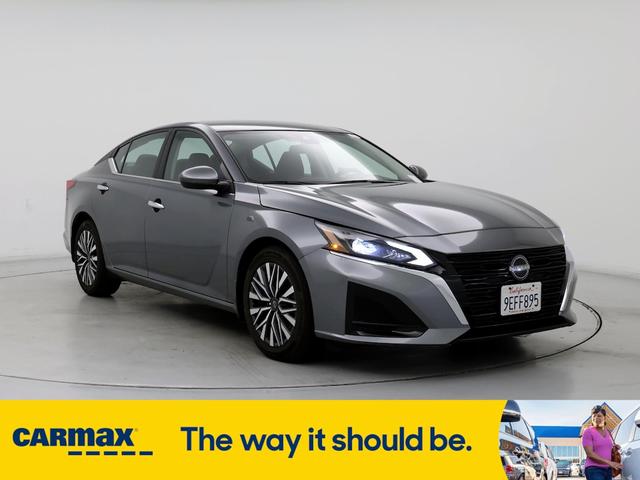 2023 nissan altima sv
