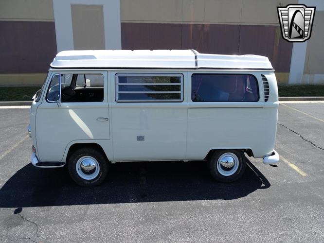 1969 volkswagen westfalia camper in o'fallon, illinois