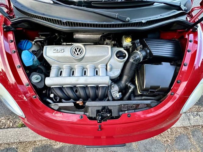 under 32,000 miles: 2010 volkswagen new beetle convertible in arlington, virginia