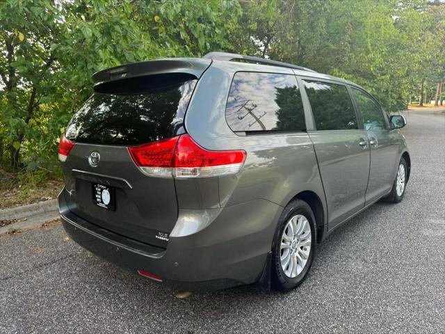 2011 toyota sienna xle