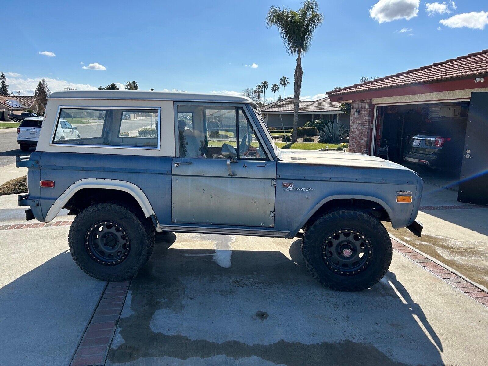 1970 ford bronco 302 motor 3 speed transmission rebuilt