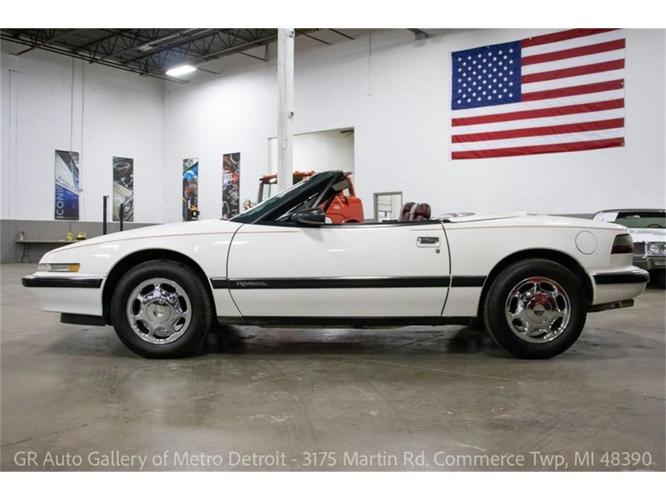 1990 buick reatta in kentwood, michigan