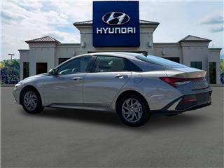 2024 Hyundai Elantra blue