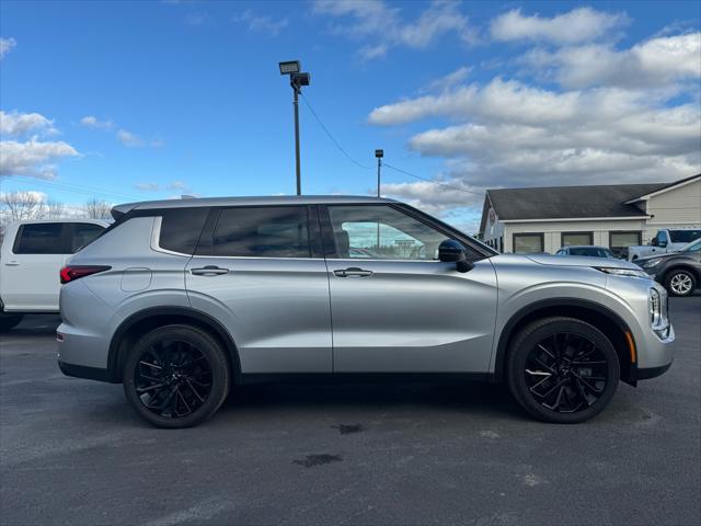 2022 mitsubishi outlander black edition s awd