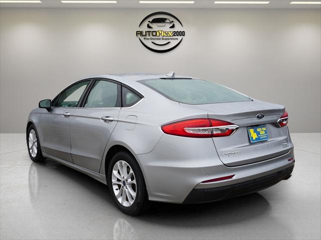 2020 ford fusion se