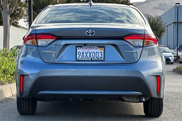 2022 toyota corolla hybrid le