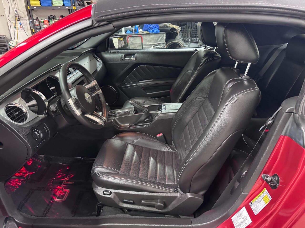 2010 ford mustang