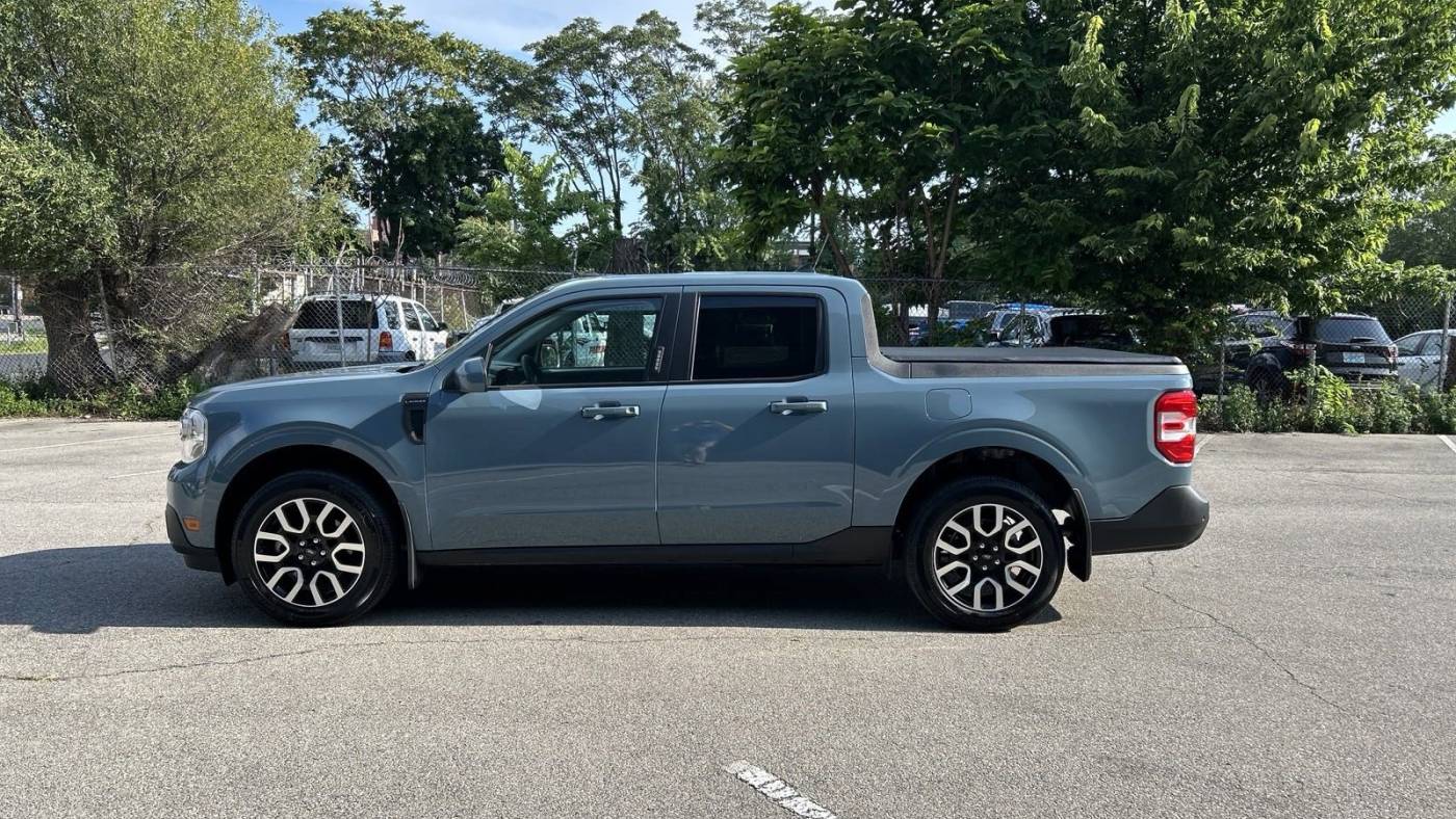 2022 ford maverick lariat