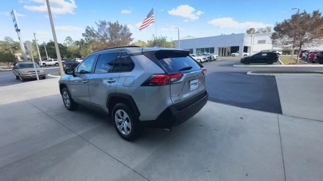 2021 toyota rav4 le