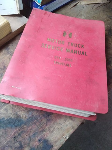 1970 ih travelall. runs and drives. 4x4