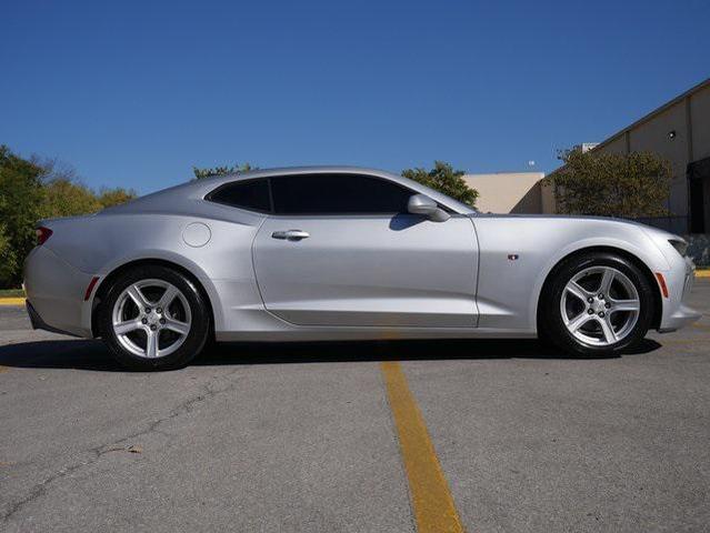 2018 chevrolet camaro 1lt