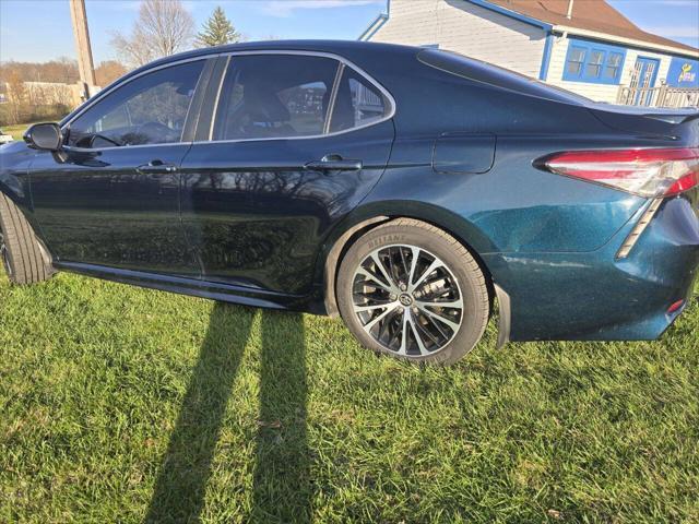 2018 toyota camry se