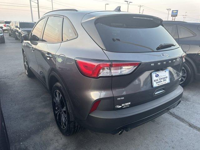 2022 ford escape se