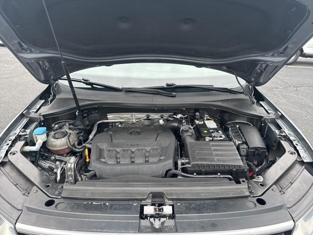 2021 volkswagen tiguan 2.0t se r-line black