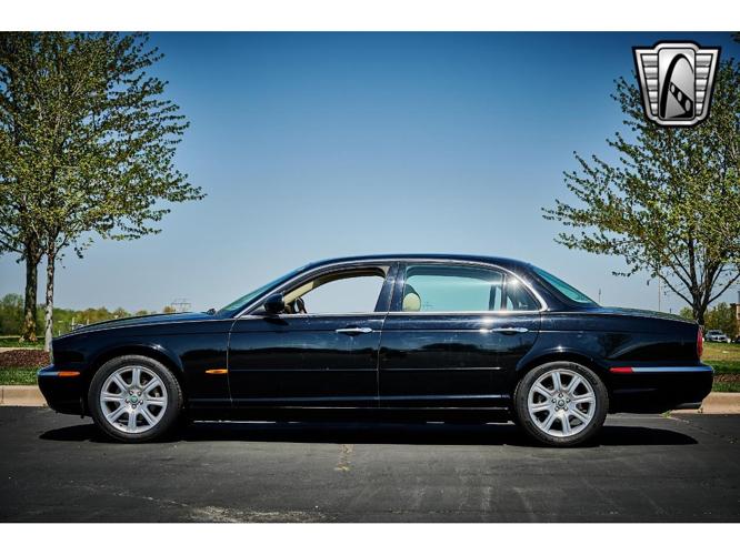 2005 jaguar xj8 in o'fallon, illinois