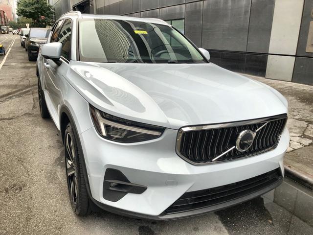 2024 volvo xc40 b5 ultimate bright theme