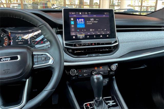 2023 jeep compass latitude lux
