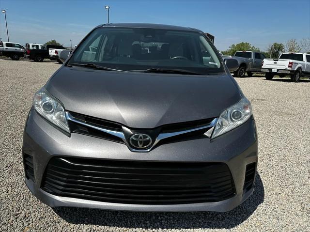 2019 toyota sienna le