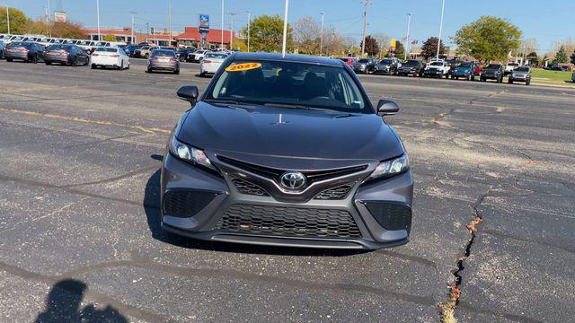 2022 toyota camry se