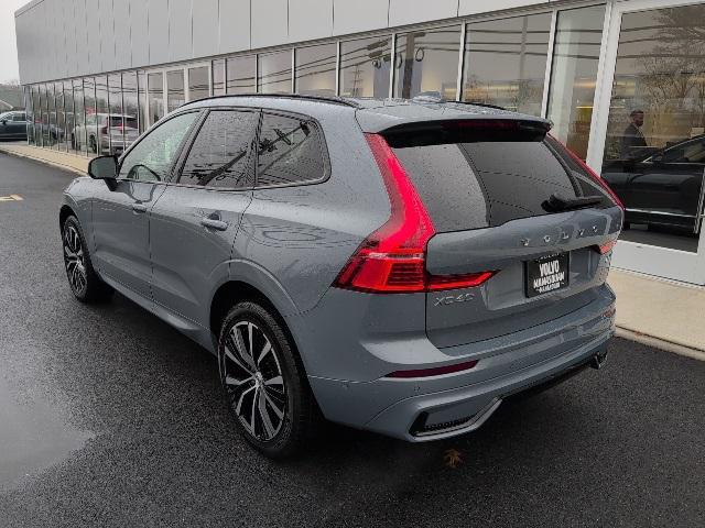2024 volvo xc60 b5 plus dark theme