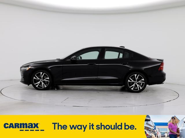 2022 volvo s60 b5 r-design