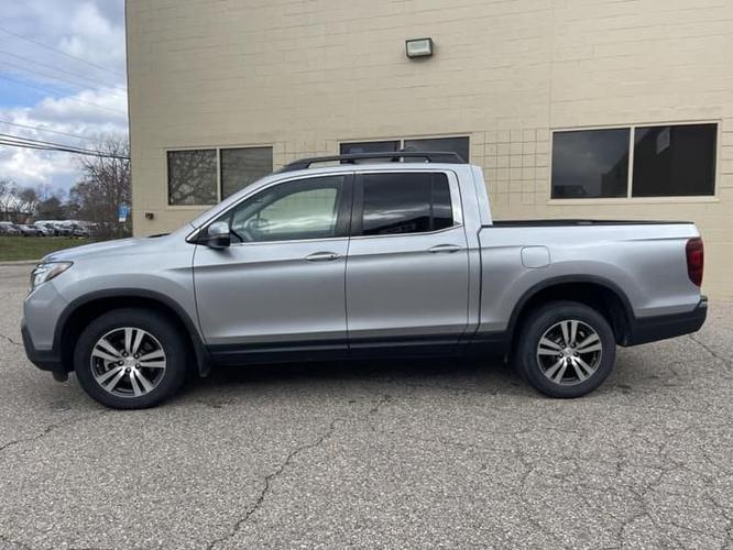 2017 honda ridgeline rtl all-wheel drive crew cab 5.3 ft. box 125.2 in. wb in troy, michigan