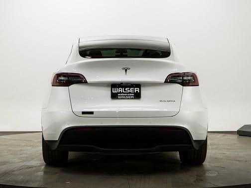 2022 tesla model y long range in minneapolis, minnesota