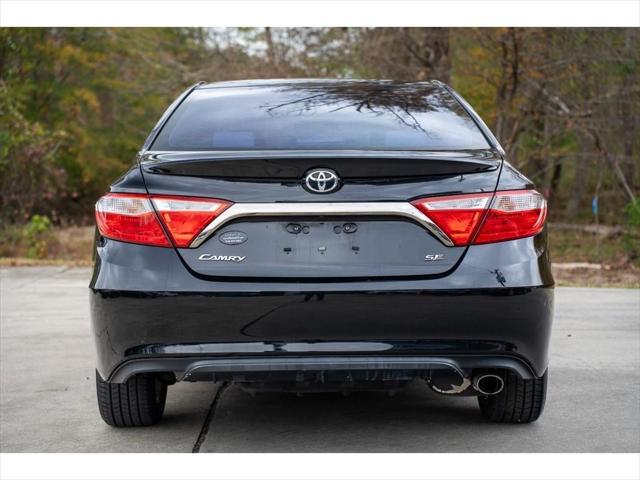 2016 toyota camry se