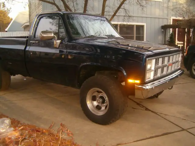 1983 gmc 4x4 2500 pick-up truck