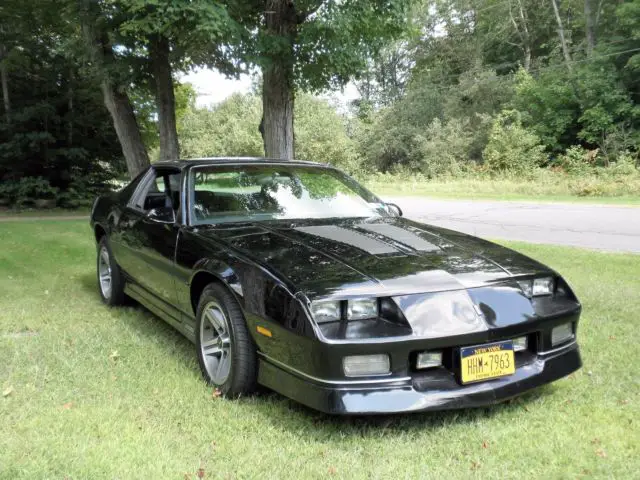 1986 chevrolet camaro iroc z 28 - low miles