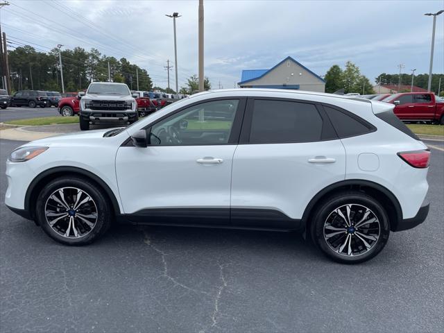 2022 ford escape se
