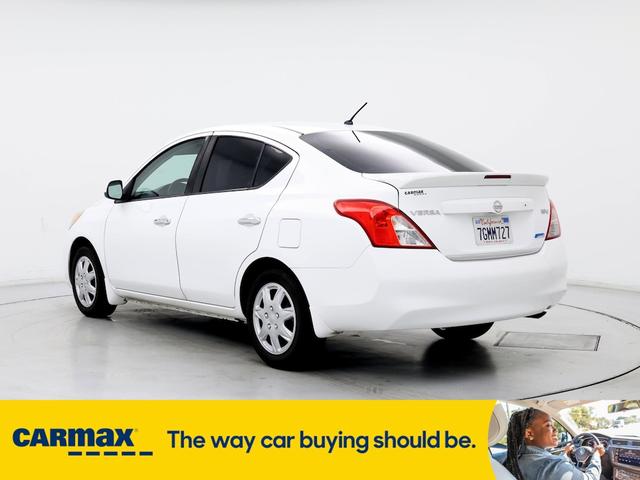 2014 nissan versa sv