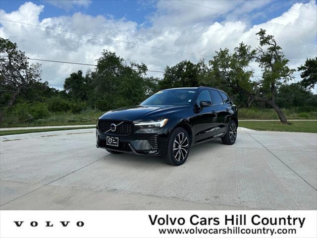 2024 volvo xc60 b5 plus dark theme