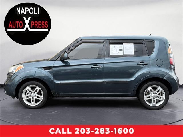 2011 kia soul +