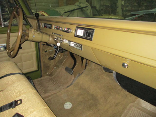 1973 international harvester travelall excellent condition non-molested!