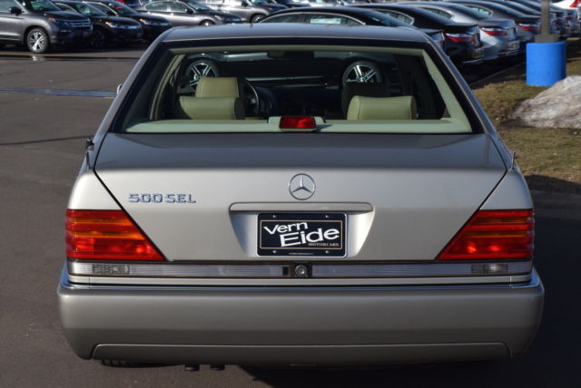 1992 mercedes 500 sel 16,131 miles cream puff survivor **none nicer**