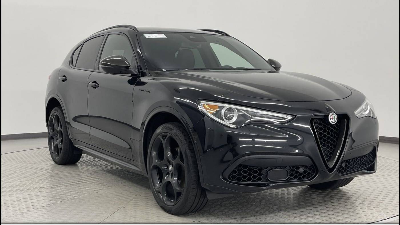 2023 alfa romeo stelvio estrema