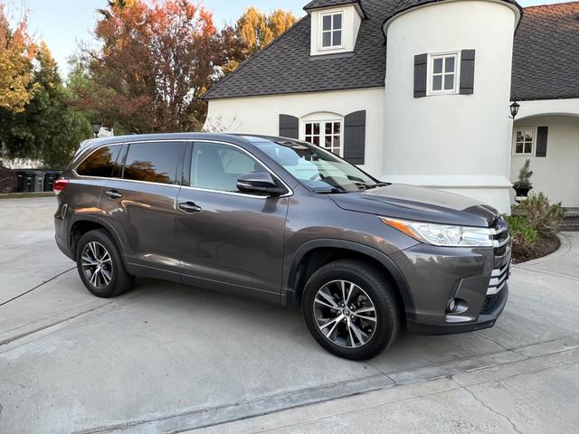 2017 toyota highlander le plus