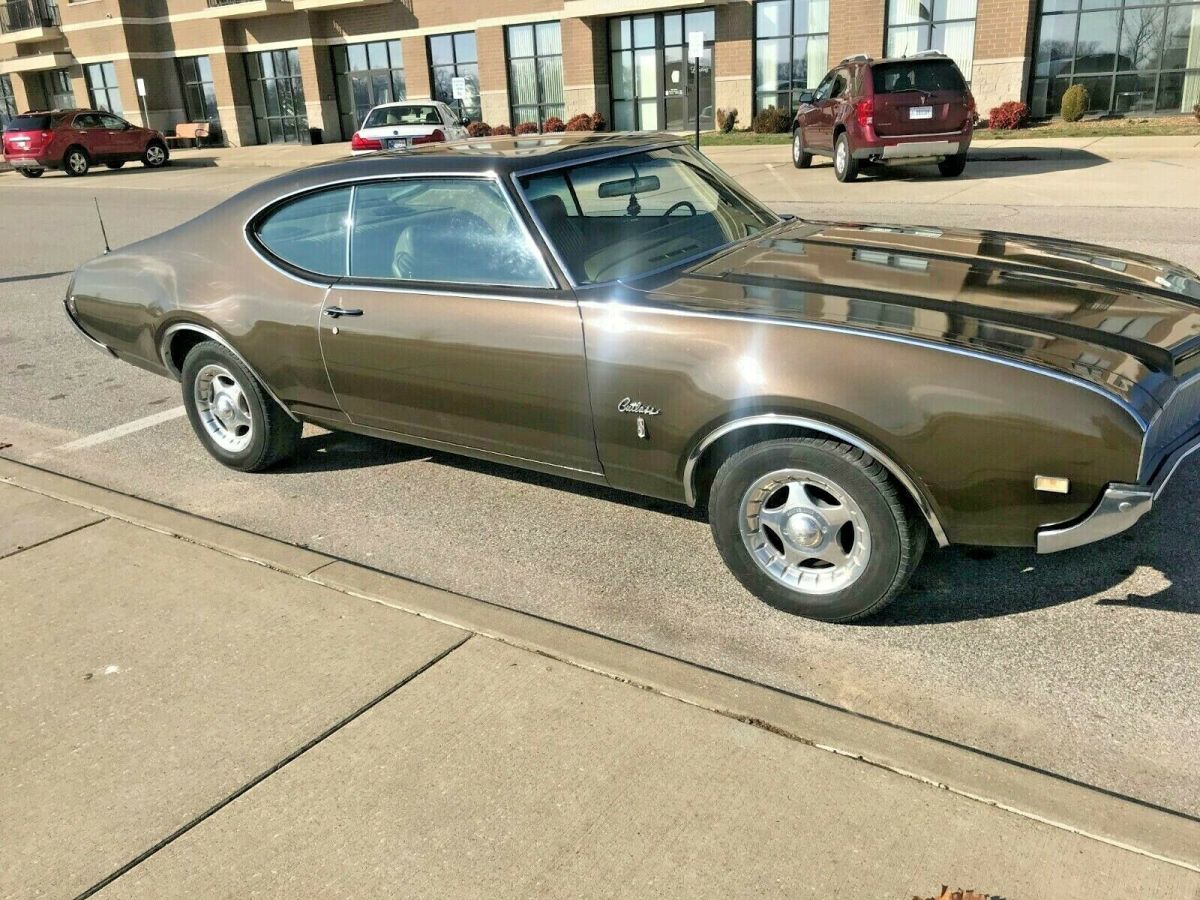 69 olds holiday coupe un molested