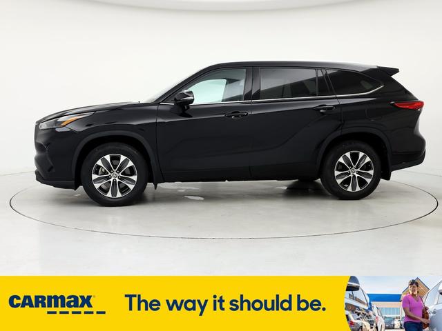 2022 toyota highlander xle