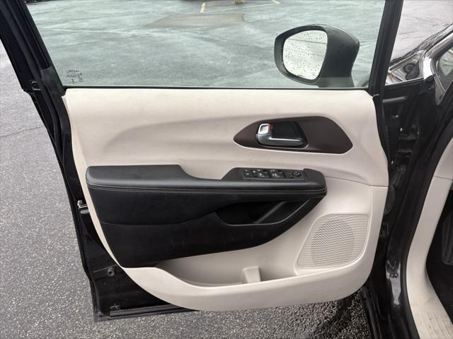 2021 chrysler voyager lxi