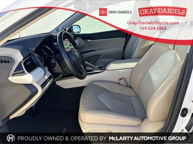 2020 toyota camry hybrid xle