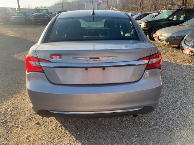 2014 chrysler 200 lx