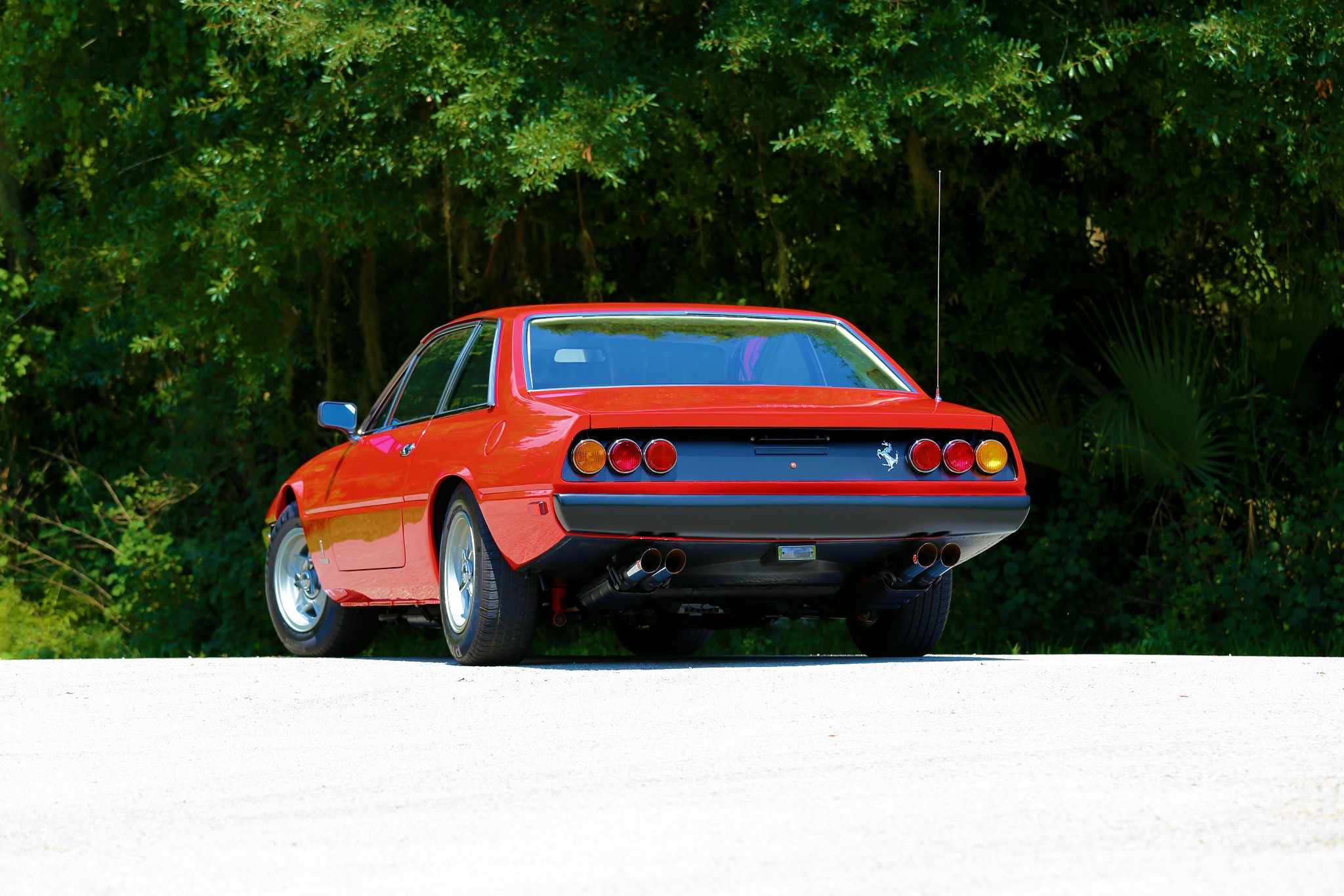 1974 ferrari 365gt4 2+2 5-speed