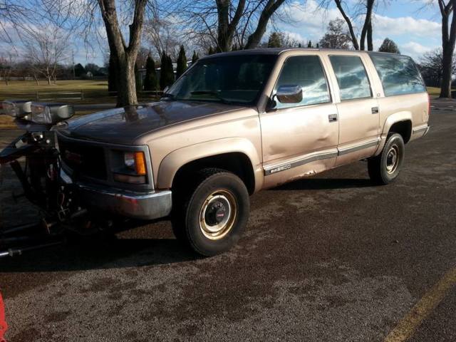 1994 gmc k2500 suburban sle 4x4 5.7l ..set up for plow..only 119k original miles