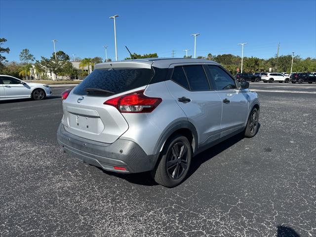 2020 nissan kicks s
